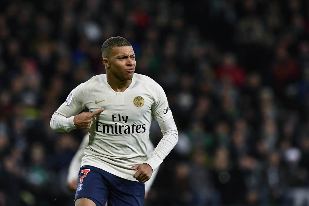 势界杂志POWERCIRCLES分享关于代露娃的Q＆A